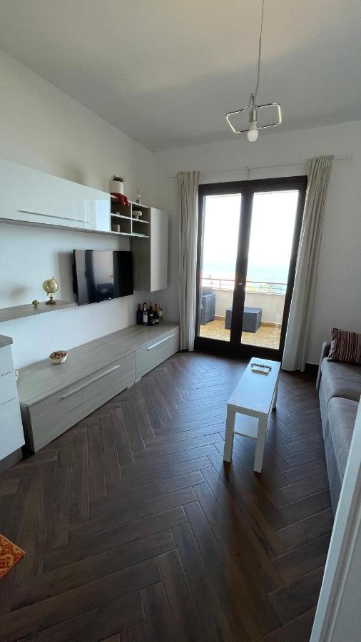 Baia Aurora Villa Letojanni Bagian luar foto