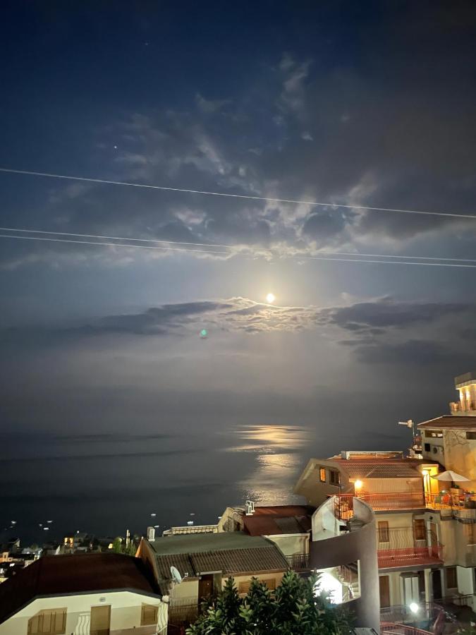 Baia Aurora Villa Letojanni Bagian luar foto